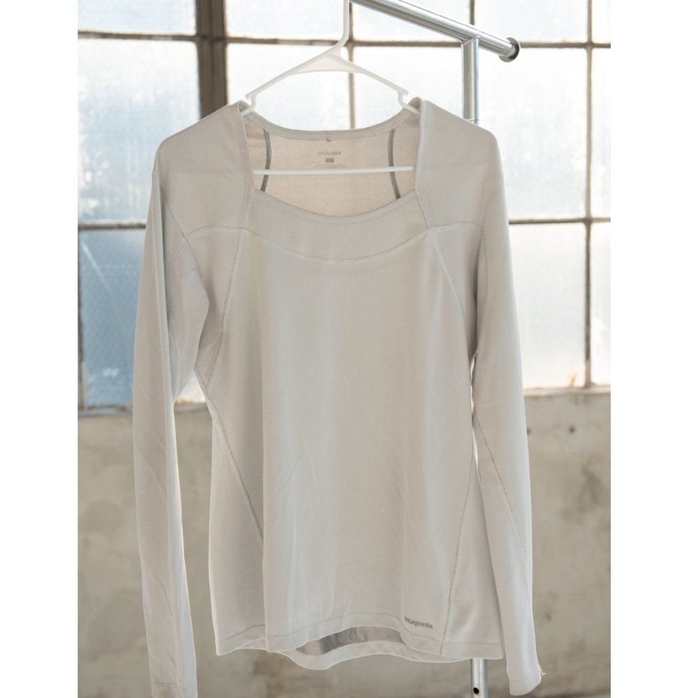 Patagonia long-sleeve top, L